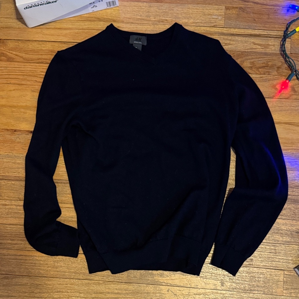 Medium wool
Sweater